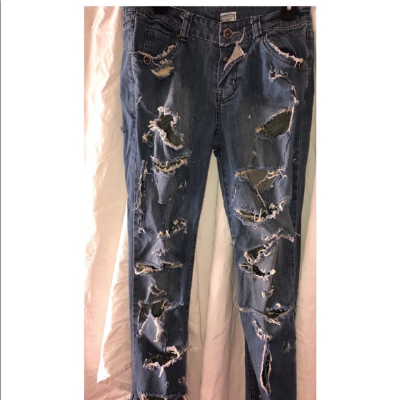 As Seen On Instagram Destroyed Denim, Waist 32 - Picture 8 of 8